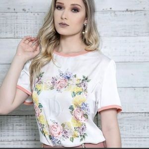 Flower print blouse, Rose detail on the collar and sleeve, light and delicate